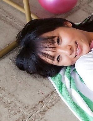 Miho Morita shows hot butt in shorts and wants to play