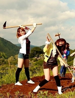 Raina and Rara flashing their tits