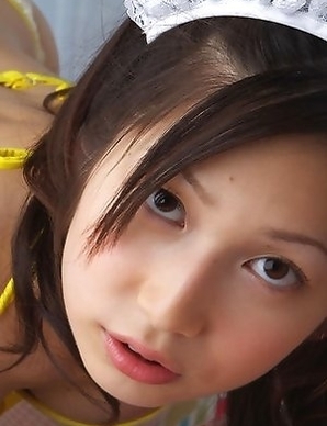 Kaori Ishii in house keeper uniform shows pussy in panty
