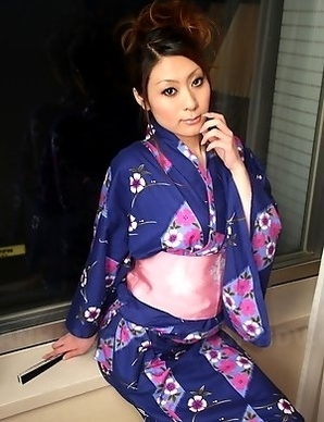 Yuka Kurosawa strips and teases