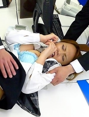 Saki enjoys hot pussy stimulation