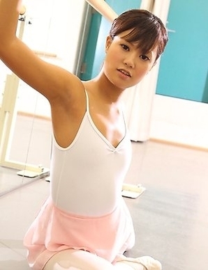 Ruri Kinoshita bares her boobies