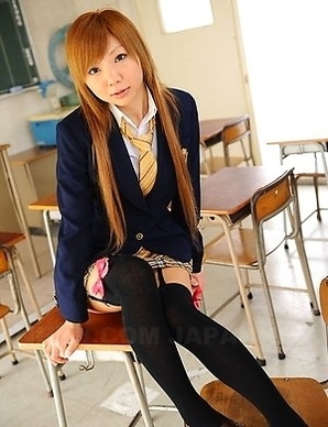 Rui Hazuki gets licked at school