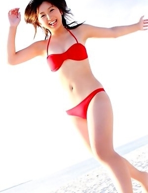 Riho Lida with sexy curves simply adores the summer days