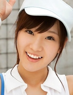 Kana Yuuki shows flexibility while playing with tennis ball