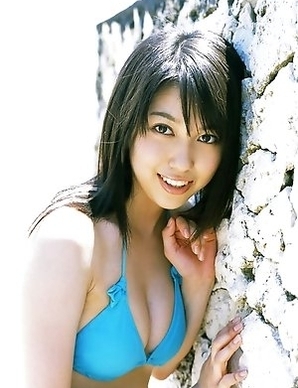 Beautiful gravure angel melts the scene in her bikini at a beach