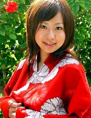 Hitomi Kitamura with big knockers loves water on her body