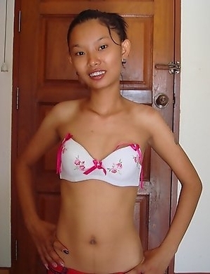 Skinny Thai babe