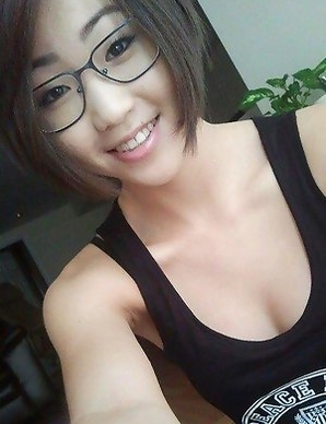 Asian hotties in self-shot non-nude pictures
