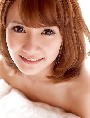 Misuzu Tachibana in blue shiny lingerie rubs cunt of bathtub