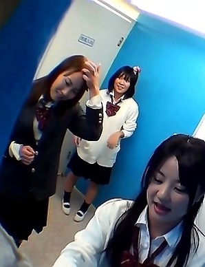 Japanese Piss Fetish Videos - Girls Pissing - School Girls Piss Train