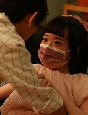 Yuli and her new friend go back to his place and she sucks his dick