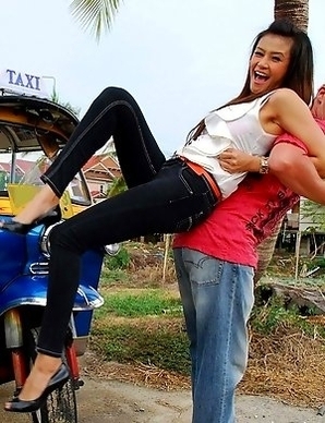 Stunning Thai babe Hannah Lee ravaged by white bloke in hotel room