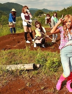 Farmer girls Raina Ogami and Rara