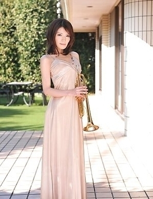 Anna Kirishima is a sexy trumpeter with beautiful boobs