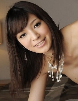 Sexy Yuria Tominaga is violonnist and slut