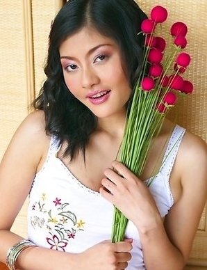 It's been a while since Mona Choi has experienced multiple orgasms. She started feeling extremely horny and Mona just had to do something about i