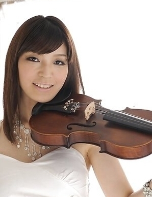 Sexy Yuria Tominaga is violonnist and slut