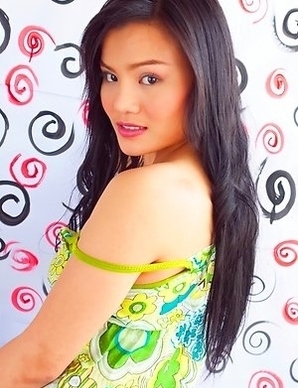 When a girl like Jib Jarinya decides to perform a stripping show in front of the cameras, then everyone should stop for a second and look it up.