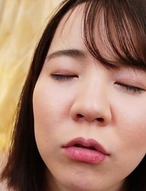 The tongue of Narumi Soeda licks our dick, it is so hot