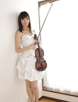 Sexy Yuria Tominaga is violonnist and slut