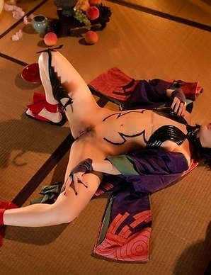 Beautiful japanese Aika Suzumiya spreading legs and showing pussy