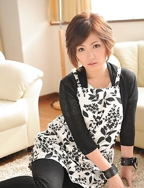 Asian Kaede Oshiro with short hair is a sexy