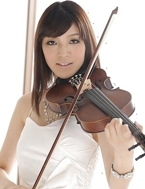 Sexy Yuria Tominaga is violonnist and slut
