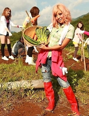 Farmer girls Raina Ogami and Rara