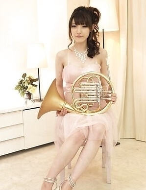 A fan fucks Kanako Iioka with his fingers while playing the horn