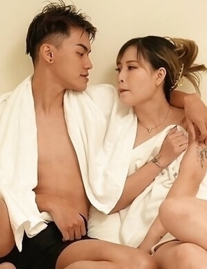 Yuxi Cheats Her Fianc� With Her Dead-Beat Ex
