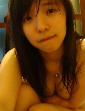 Chinese teen cutie's kinky nude pictures