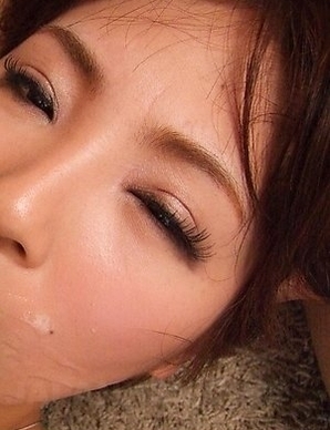 Kaede Oshiro aroused with many toys gets cum